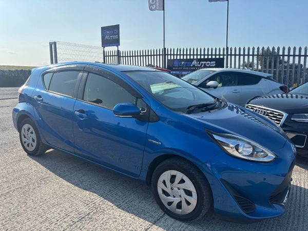 Toyota Aqua Hatchback, Petrol Hybrid, 2020, Blue