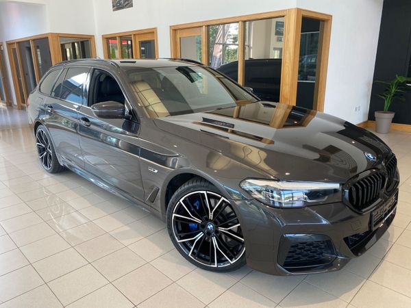 BMW 5-Series Estate, Petrol Plug-in Hybrid, 2022, Grey