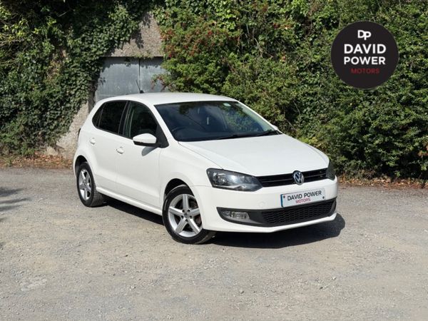 Volkswagen Polo Hatchback, Petrol, 2014, White