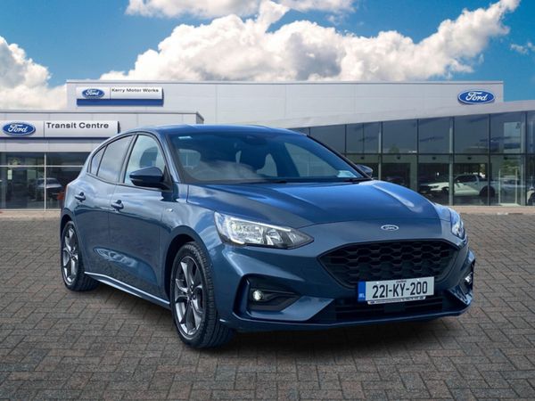 Ford Focus Hatchback, Petrol Hybrid, 2022, Blue