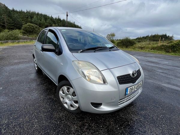 Toyota Yaris Hatchback, Petrol, 2008, Silver
