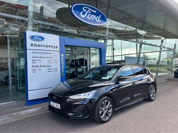 Ford Focus Hatchback, Petrol, 2022, Black