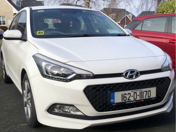Hyundai i20 Hatchback, Petrol, 2016, White