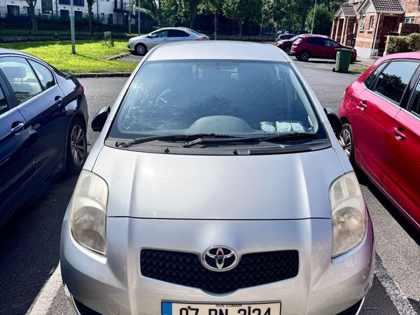 Toyota Yaris Hatchback, Petrol, 2007, Silver