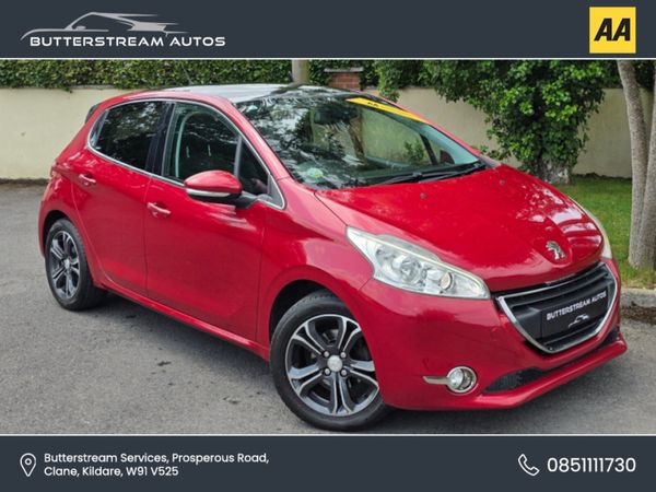 Peugeot 208 Hatchback, Petrol, 2015, Red