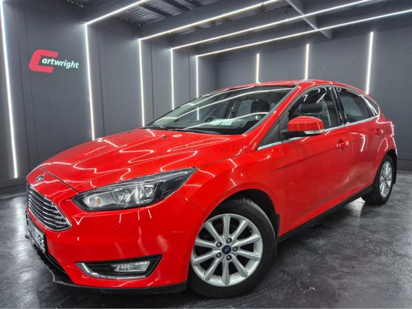 Ford Focus Hatchback, Petrol, 2017, Red