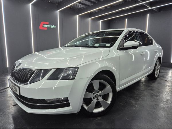 Skoda Octavia Hatchback, Diesel, 2018, White