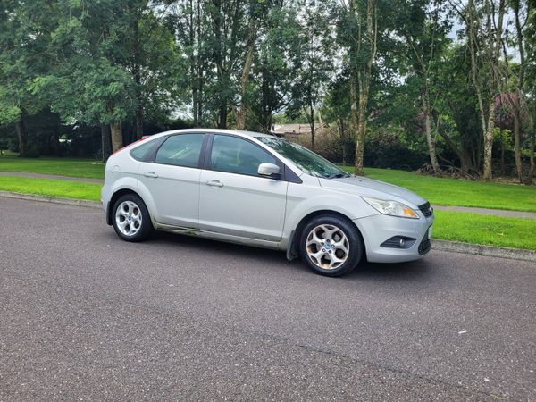 Ford Focus Hatchback, Diesel, 2010, Silver