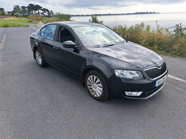 Skoda Octavia Saloon, Diesel, 2014, Black