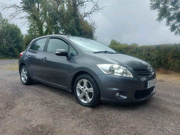 Toyota Auris Hatchback, Diesel, 2010, Grey