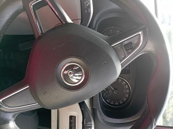 Skoda Fabia Hatchback, Petrol, 2014, Silver