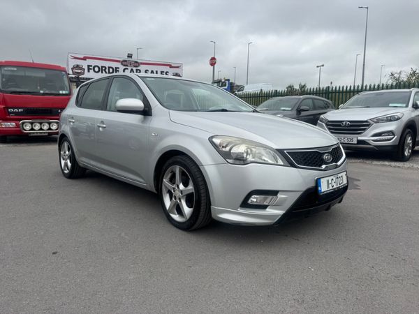 Kia Ceed Hatchback, Diesel, 2011, Silver