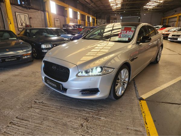 Jaguar XJ Saloon, Petrol, 2011, Silver