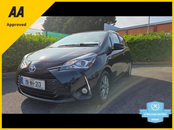 Toyota Yaris MPV, Petrol Hybrid, 2019, Black