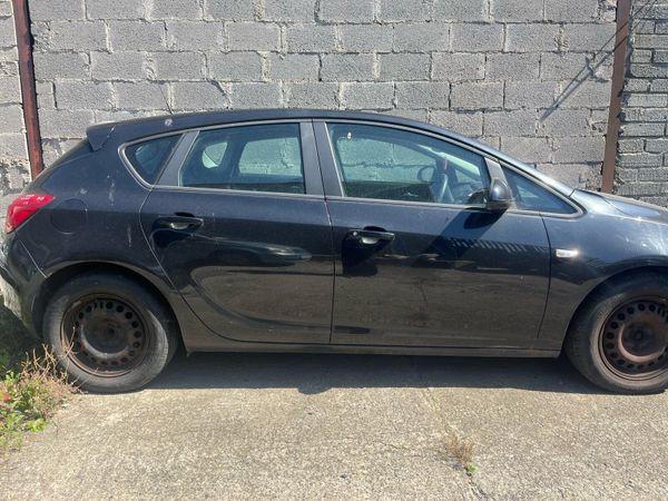 Vauxhall Astra Hatchback, Diesel, 2012, Black