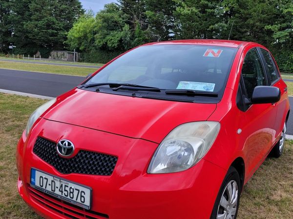 Toyota Yaris Hatchback, Petrol, 2007, Red