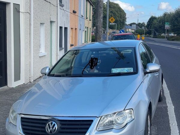 Volkswagen Passat Saloon, Petrol, 2006, Silver