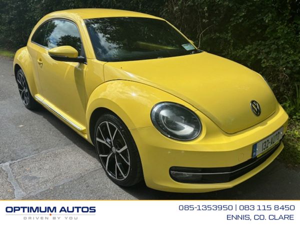 Volkswagen Beetle Hatchback, Petrol, 2013, Yellow