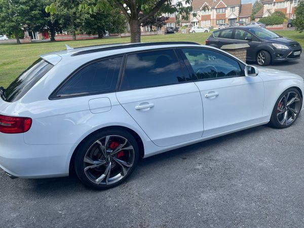 Audi A4 Estate, Petrol, 2015, White
