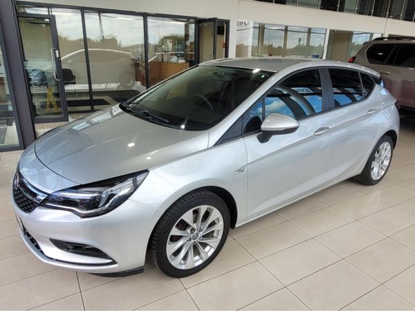 Opel Astra Hatchback, Petrol, 2018, Grey