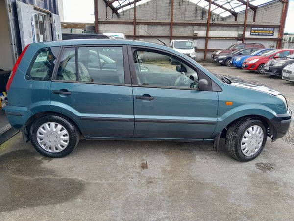 Ford Fusion Hatchback, Petrol, 2003, Green