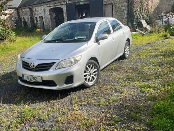 Toyota Corolla Saloon, Diesel, 2011, Silver