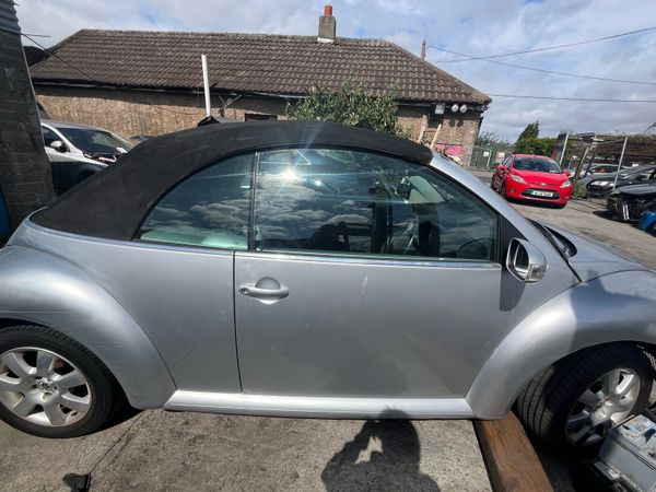 Volkswagen Beetle Convertible, Petrol, 2005, Silver