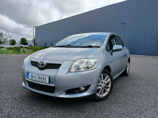 Toyota Auris Hatchback, Petrol, 2009, Silver