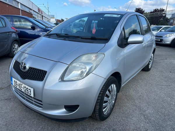 Toyota Yaris Hatchback, Petrol, 2009, Silver