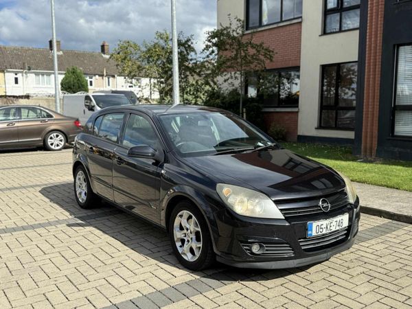 Opel Astra Hatchback, Petrol, 2005, Black