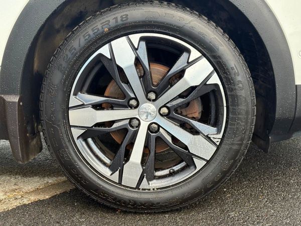 Peugeot 5008 MPV, Diesel, 2021, White
