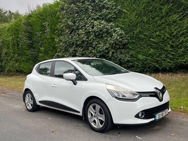 Renault Clio Hatchback, Petrol, 2013, White