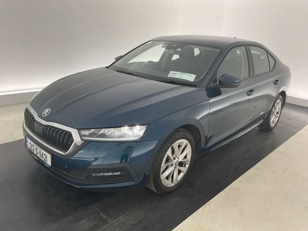Skoda Octavia Saloon, Diesel, 2021, Blue