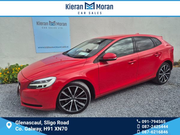 Volvo V40 Hatchback, Diesel, 2018, Red