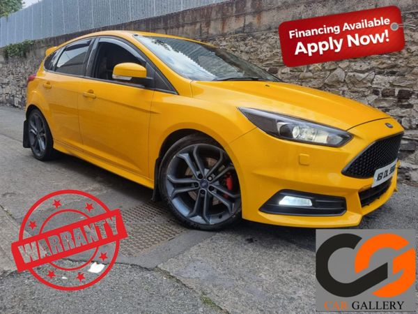 Ford Focus Hatchback, Diesel, 2016, Yellow