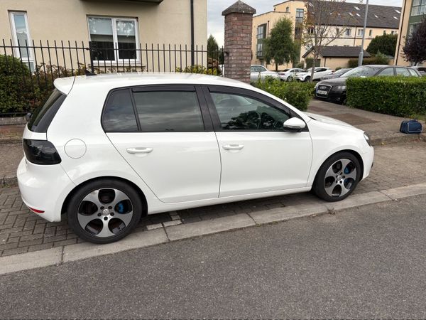Volkswagen Golf Hatchback, Petrol, 2011, White
