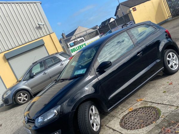 Volkswagen Polo Hatchback, Petrol, 2012, Black