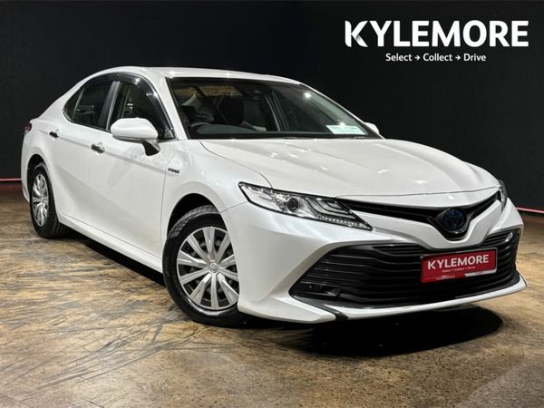 Toyota Camry Saloon, Petrol Hybrid, 2019, White