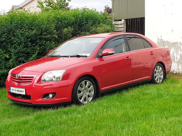 Toyota Avensis Saloon, Petrol, 2007, Red
