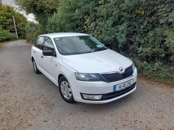 Skoda Rapid Hatchback, Petrol, 2014, White