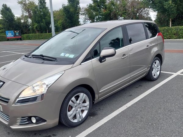 Peugeot 5008 MPV, Diesel, 2013, Beige