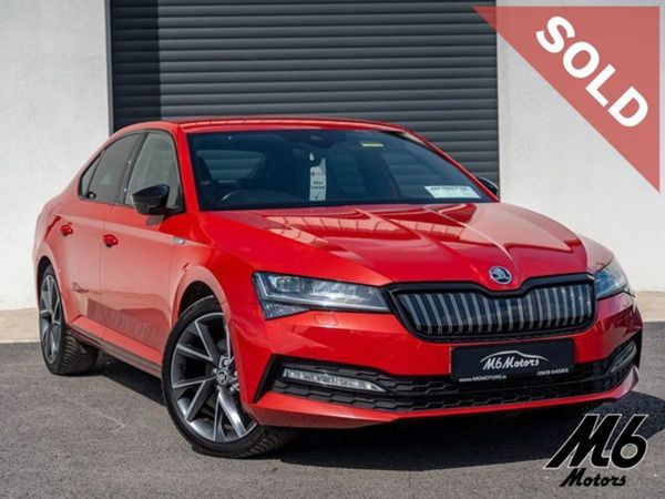 Skoda Superb Hatchback, Hybrid, 2021, Red