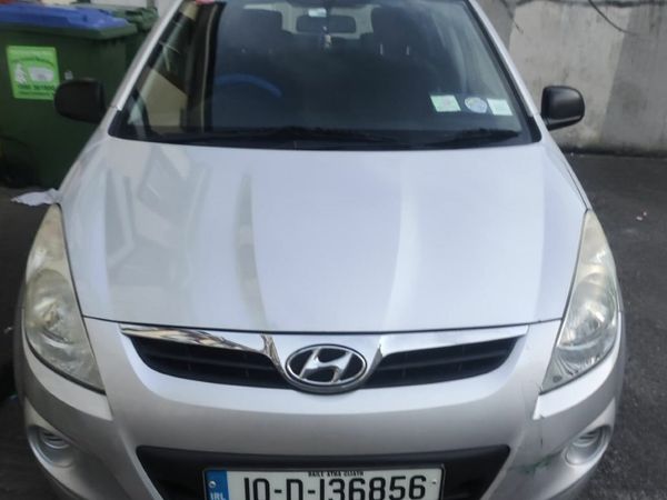 Hyundai i20 Hatchback, Petrol, 2010, Silver