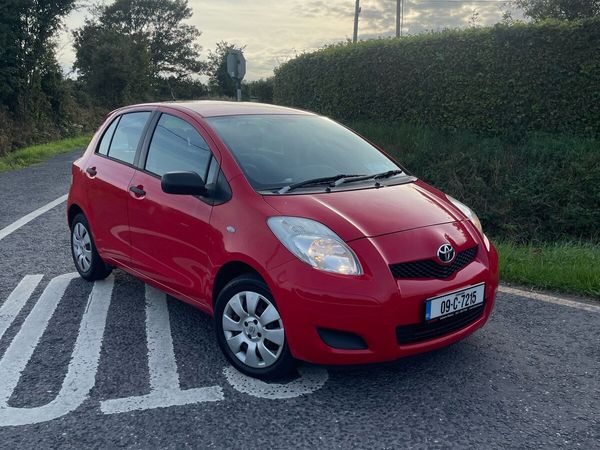 Toyota Yaris Hatchback, Petrol, 2009, Red