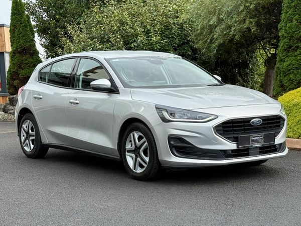 Ford Focus Hatchback, Diesel, 2022, Grey