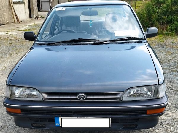 Toyota Corolla Saloon, Petrol, 1992, Grey