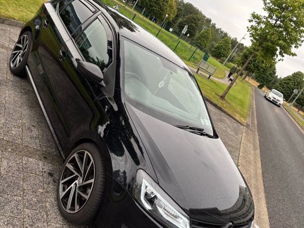 Volkswagen Polo Hatchback, Petrol, 2012, Black