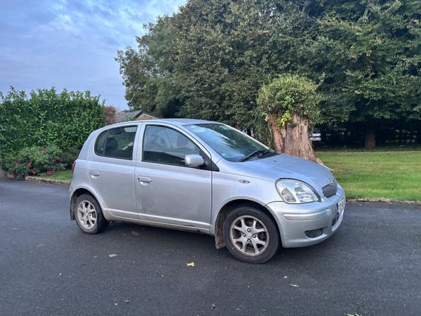 Toyota Yaris Hatchback, Petrol, 2003, Silver