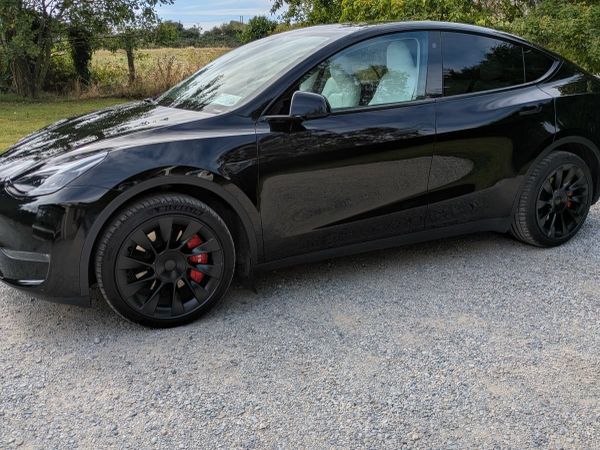 Tesla Model Y Saloon, Electric, 2023, Black