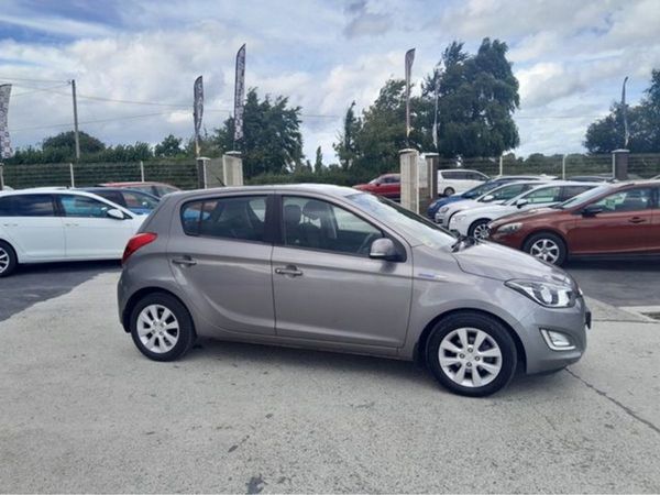 Hyundai i20 Hatchback, Petrol, 2014, Grey